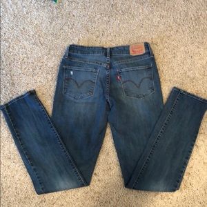 Levi’s Mid Rise Skinny Jean-size 28